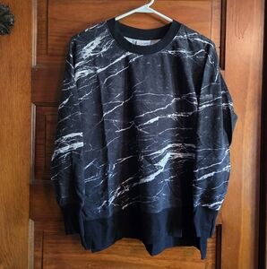 LuLaRoe Hannah Sweatshirt